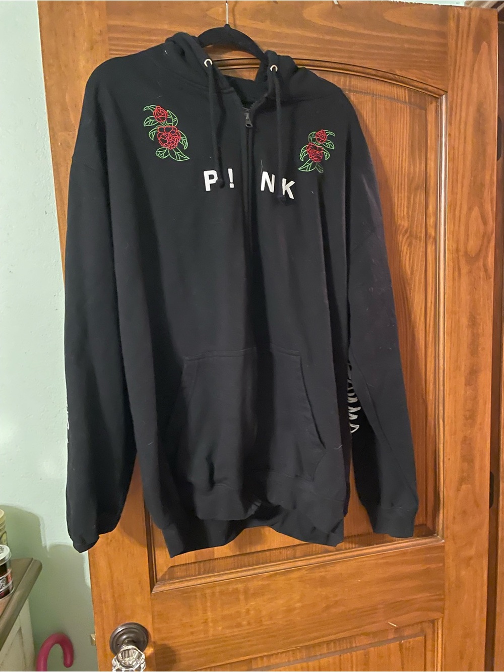 Celebrity Pink beautiful trauma world tour Black concert Hoodie